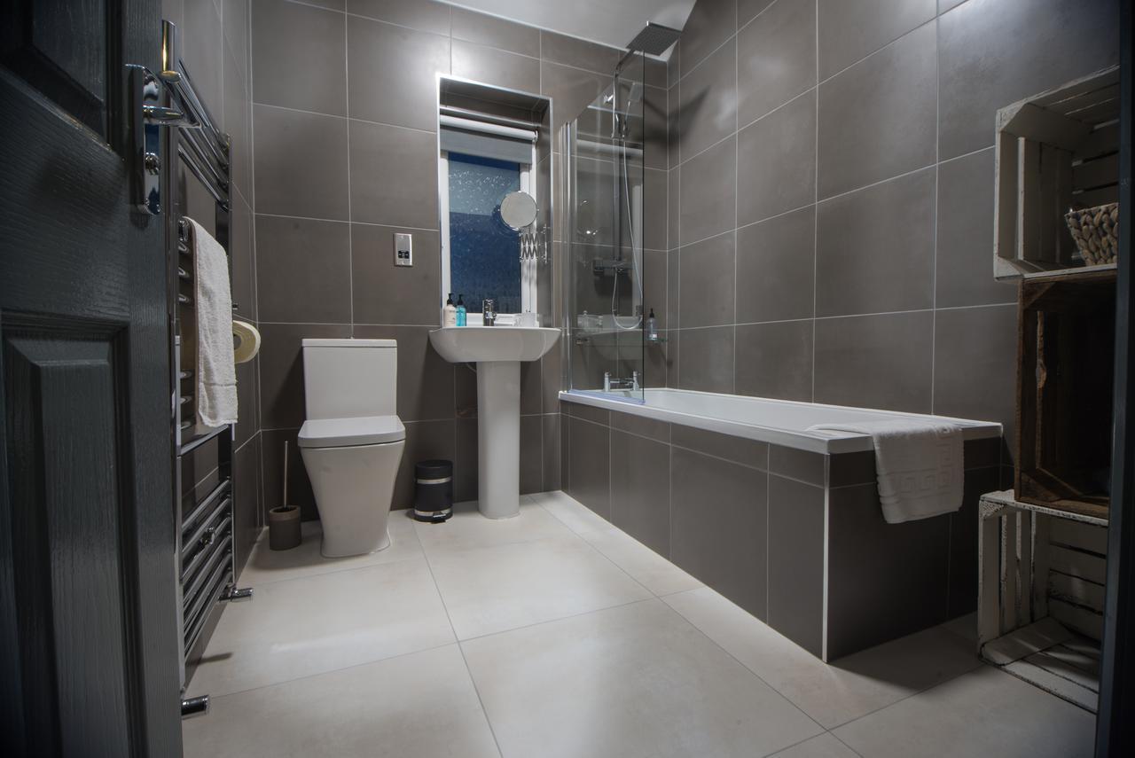 Barnston House - Heswall - Spacious Homely Holiday Home By Rework Accommodation מראה חיצוני תמונה