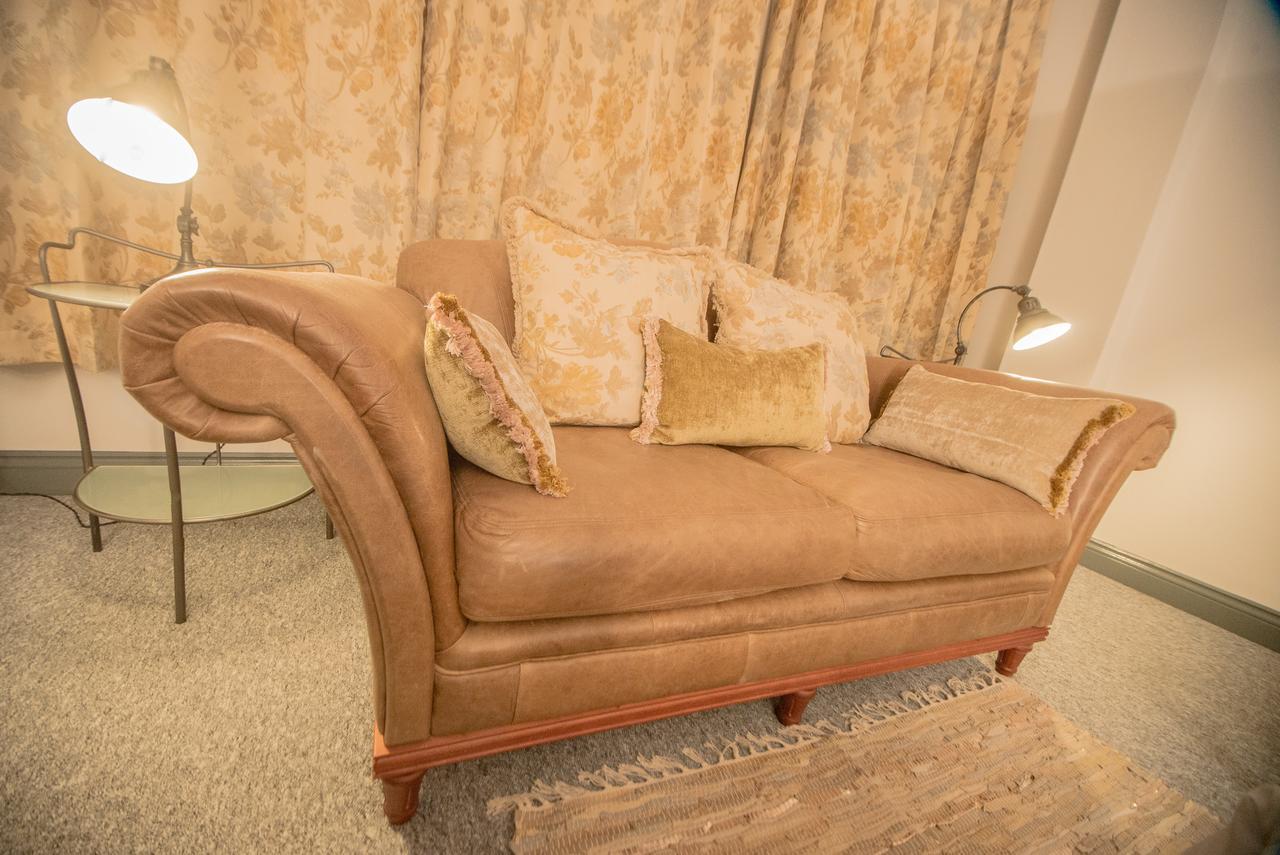 Barnston House - Heswall - Spacious Homely Holiday Home By Rework Accommodation מראה חיצוני תמונה